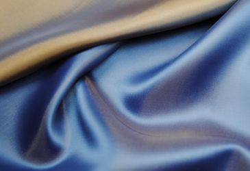 Определяем лицевую сторону ткани для пошива одежды
